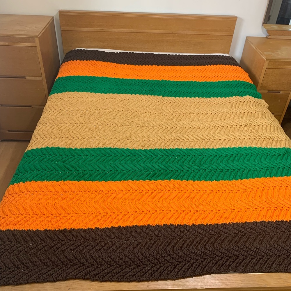 VTG Phentex Handcrafted 70’s Style Crocheted Knit Brown Orange Chevron Blanket